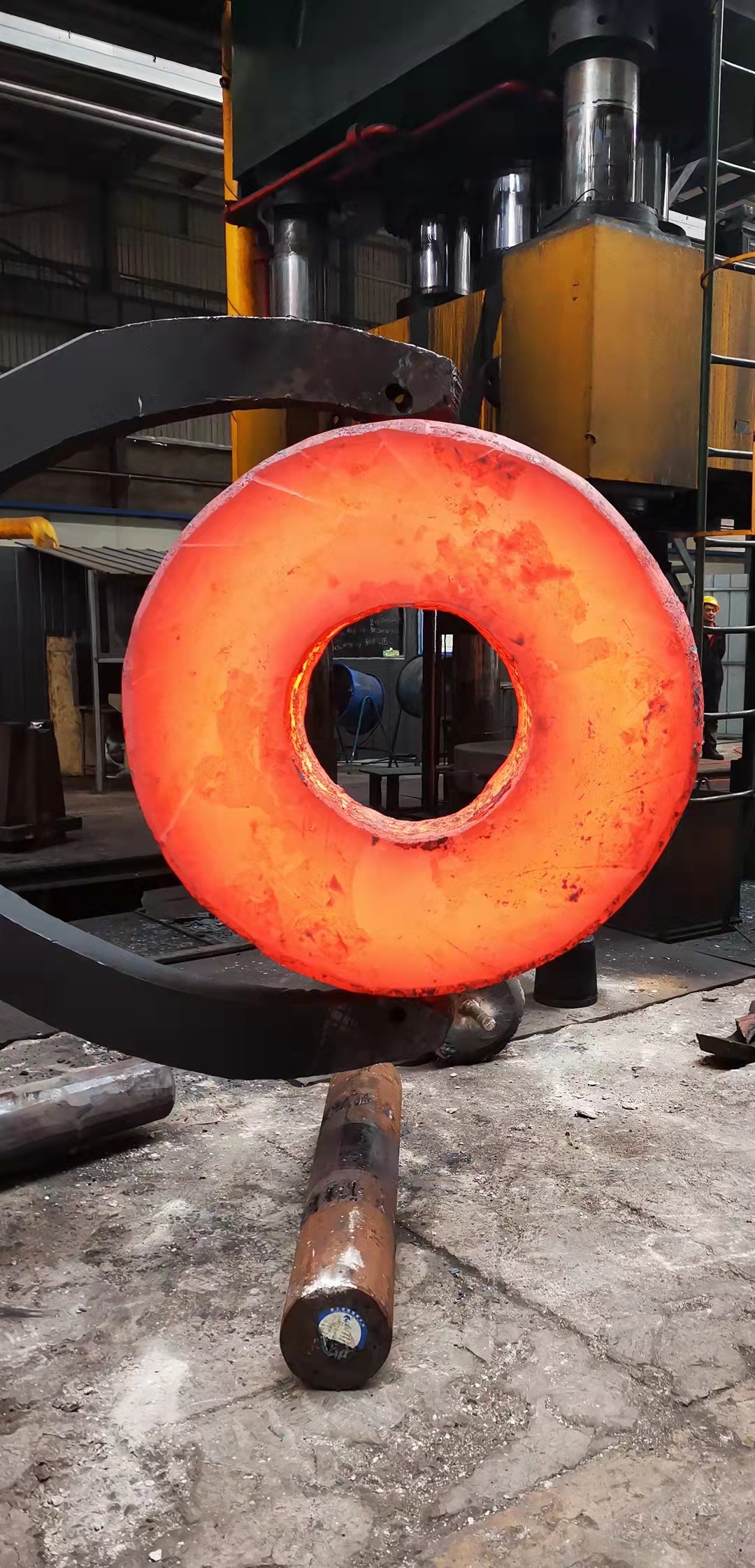 Forging process of ring forgings