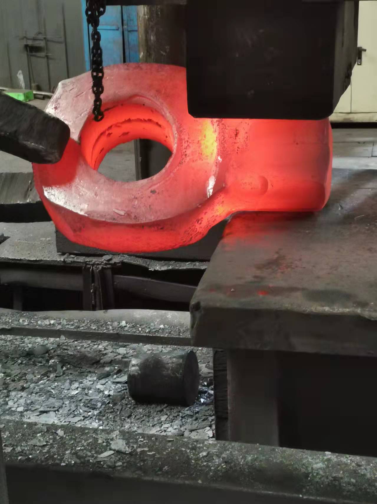 Open die forgings-free forgings